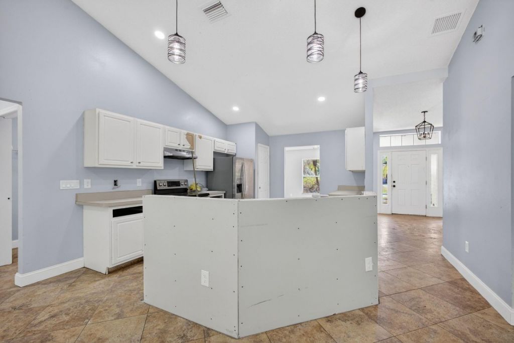 1941 SW Oakwood Rd, Port Saint Lucie, FL 34953 Photo