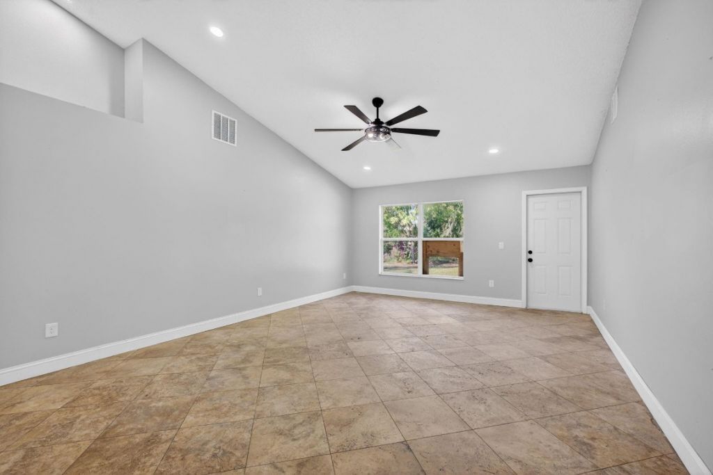 1941 SW Oakwood Rd, Port Saint Lucie, FL 34953 Photo