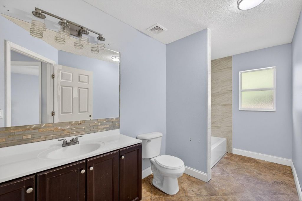 1941 SW Oakwood Rd, Port Saint Lucie, FL 34953 Photo