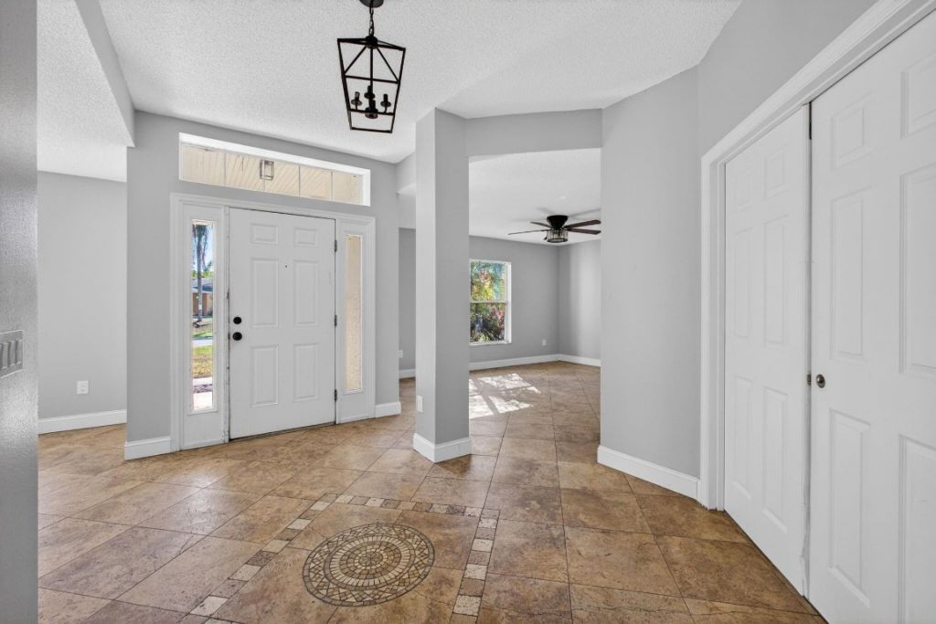 1941 SW Oakwood Rd, Port Saint Lucie, FL 34953 Photo