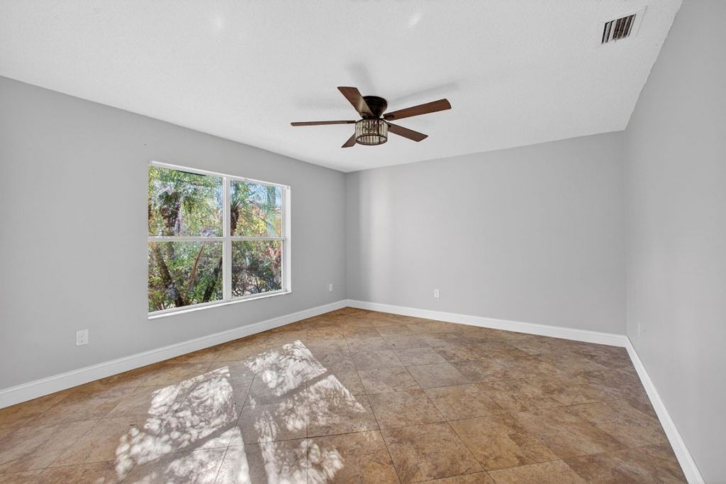 1941 SW Oakwood Rd, Port Saint Lucie, FL 34953 Photo