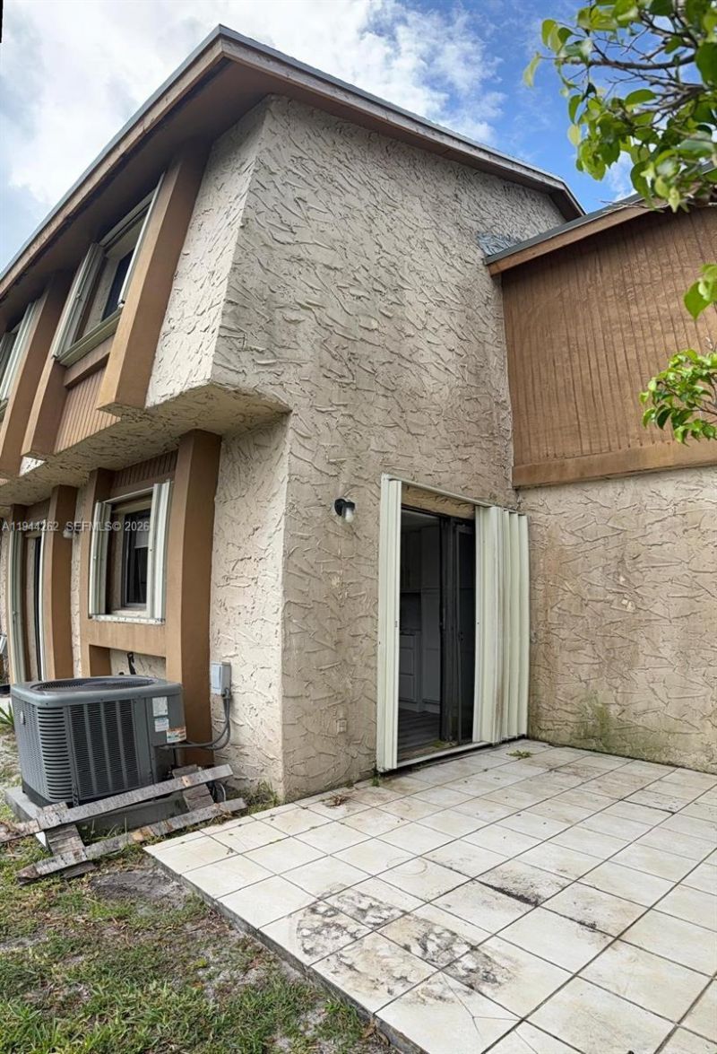 242 Wimbledon Lake Dr, Plantation, FL 33324 Photo