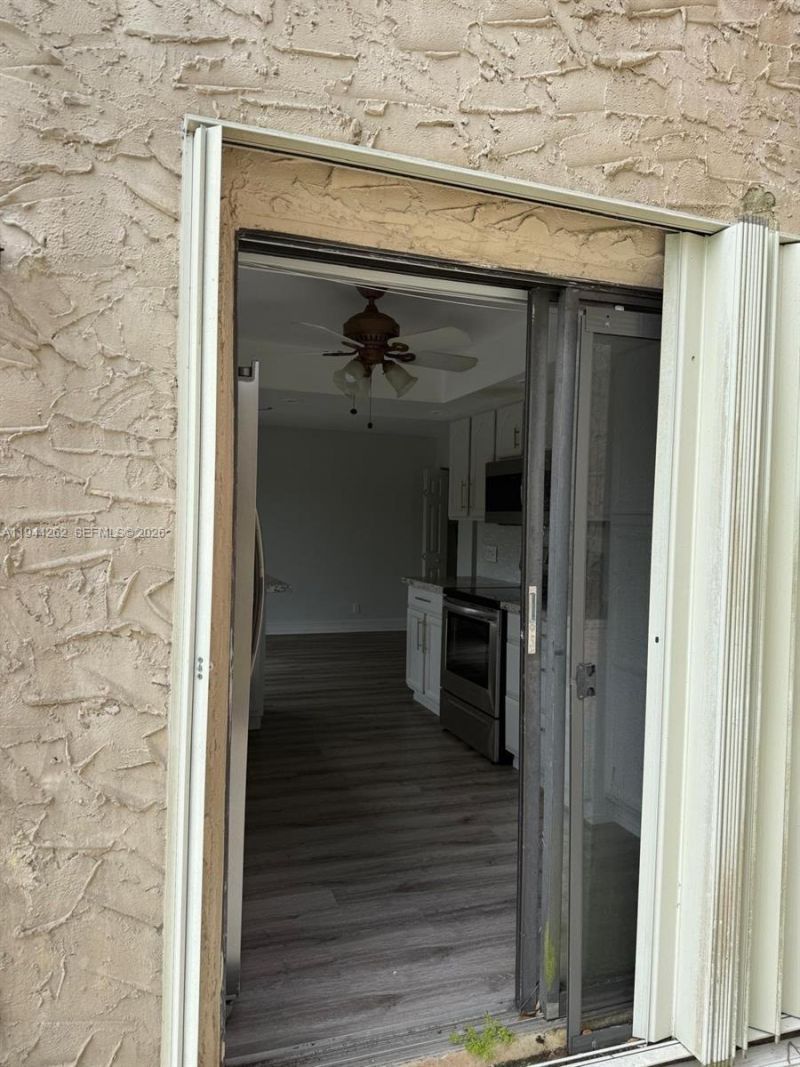 242 Wimbledon Lake Dr, Plantation, FL 33324 Photo