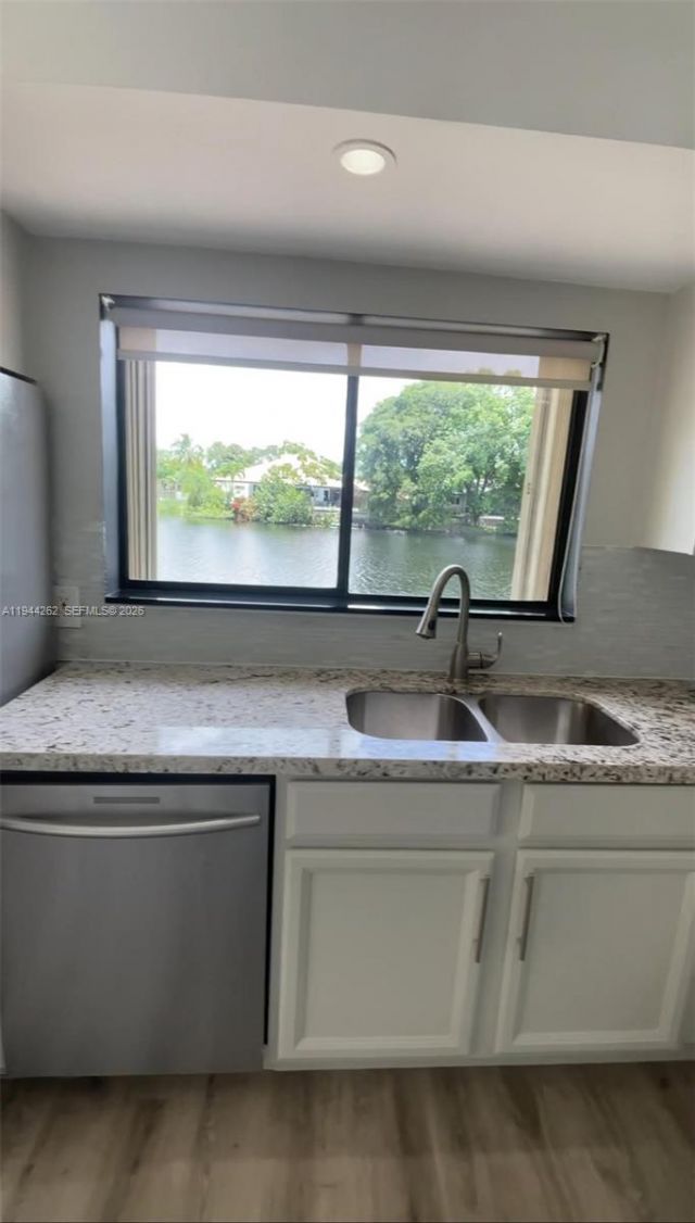 242 Wimbledon Lake Dr, Plantation, FL 33324 Photo