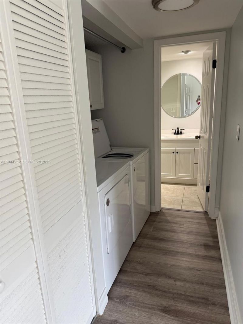 242 Wimbledon Lake Dr, Plantation, FL 33324 Photo