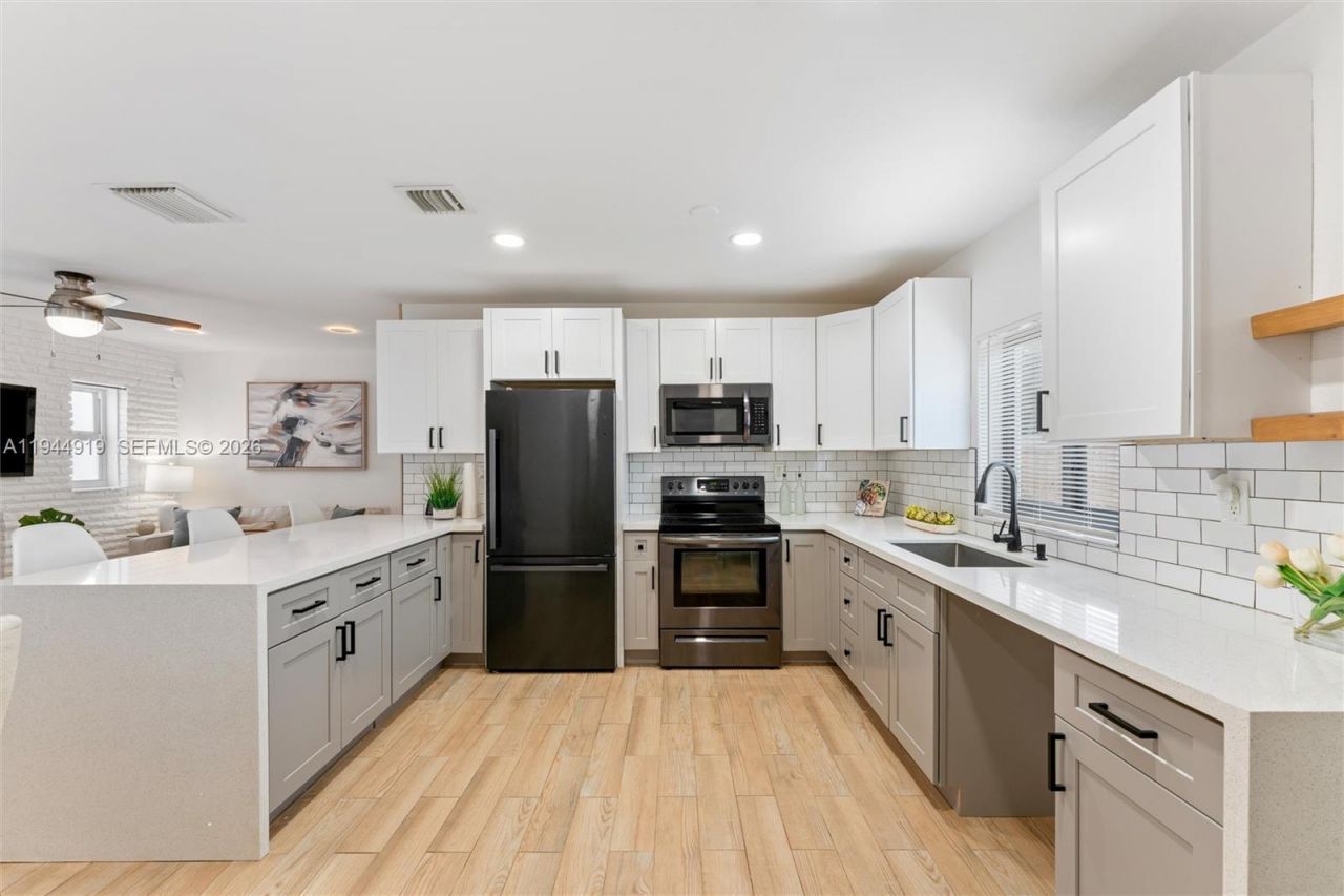 6161 NE 7th Ave, Oakland Park, FL 33334 Photo