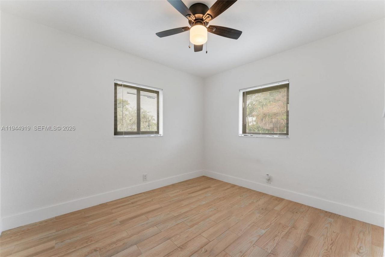 6161 NE 7th Ave, Oakland Park, FL 33334 Photo