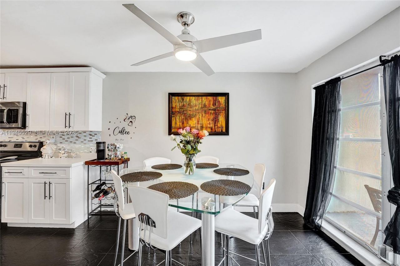 3301 Raleigh St, Unit 4E, Hollywood, FL 33021 Photo