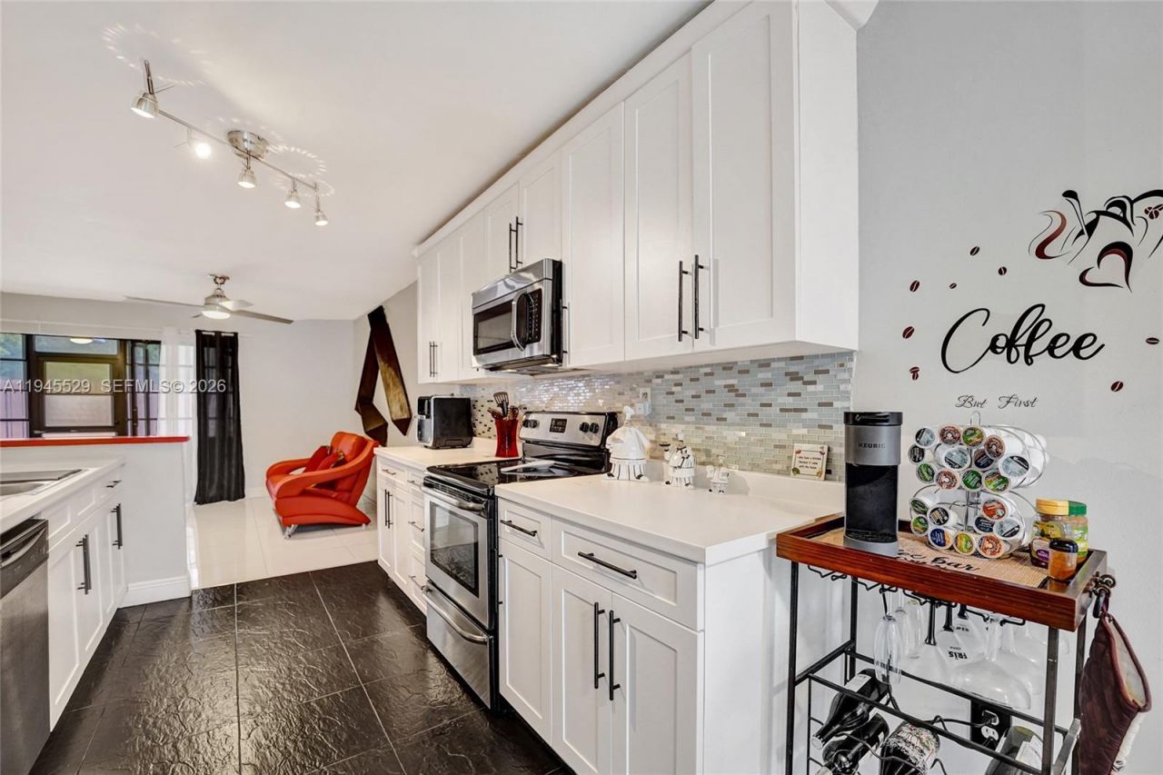 3301 Raleigh St, Unit 4E, Hollywood, FL 33021 Photo