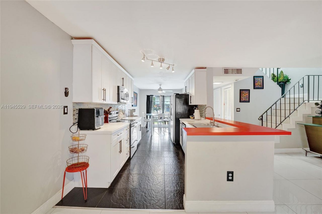 3301 Raleigh St, Unit 4E, Hollywood, FL 33021 Photo