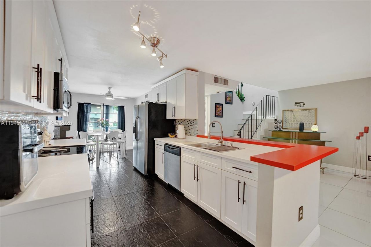 3301 Raleigh St, Unit 4E, Hollywood, FL 33021 Photo