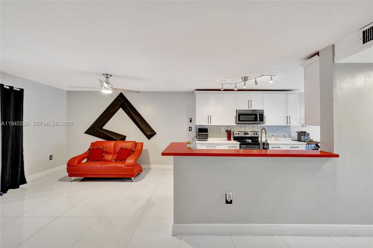 3301 Raleigh St, Unit 4E, Hollywood, FL 33021 Photo