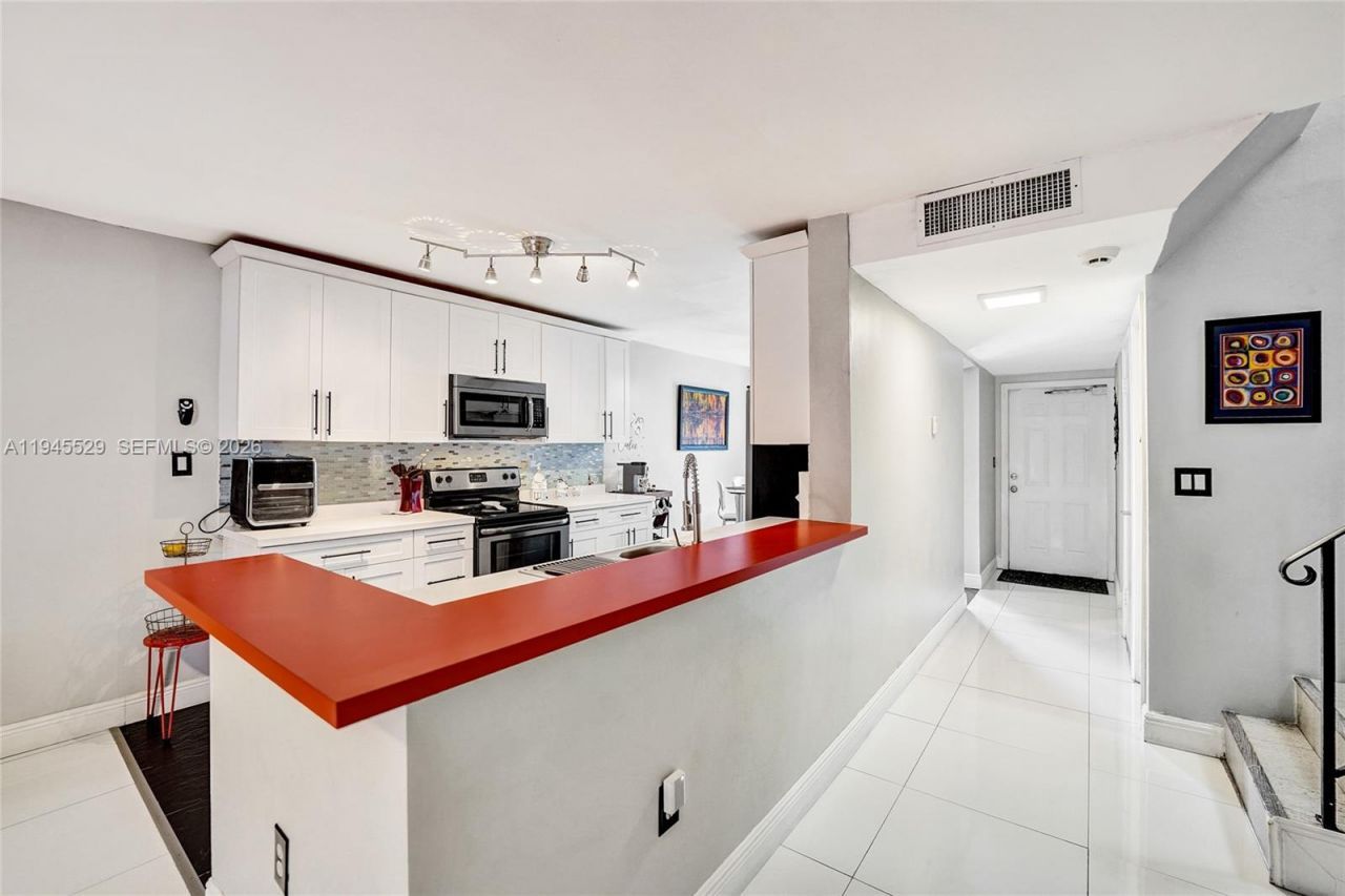 3301 Raleigh St, Unit 4E, Hollywood, FL 33021 Photo