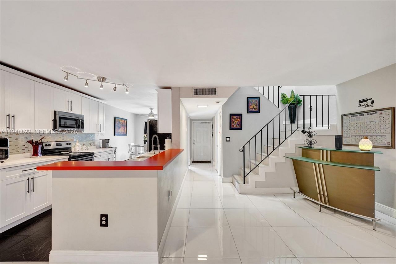 3301 Raleigh St, Unit 4E, Hollywood, FL 33021 Photo