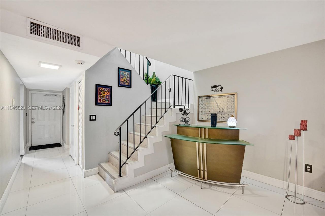 3301 Raleigh St, Unit 4E, Hollywood, FL 33021 Photo