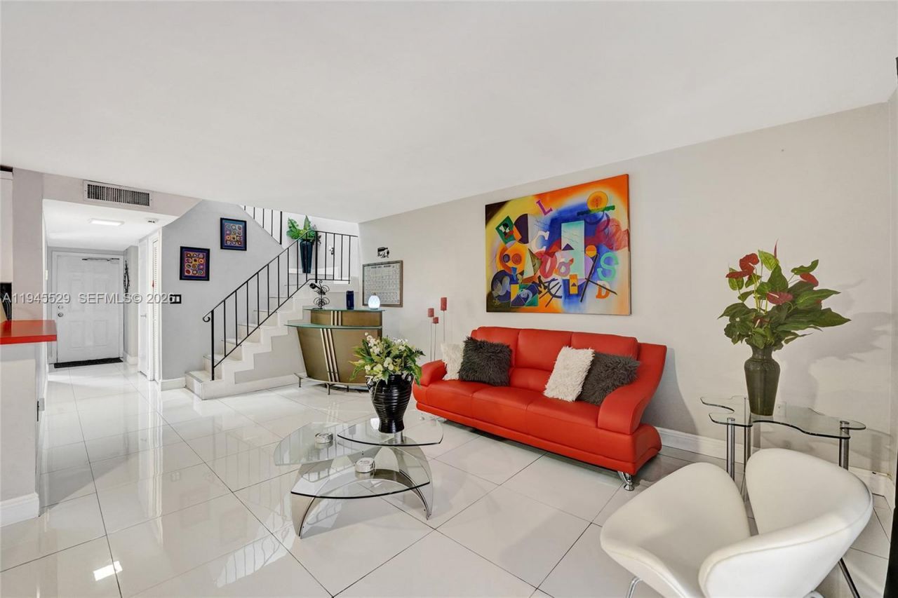 3301 Raleigh St, Unit 4E, Hollywood, FL 33021 Photo