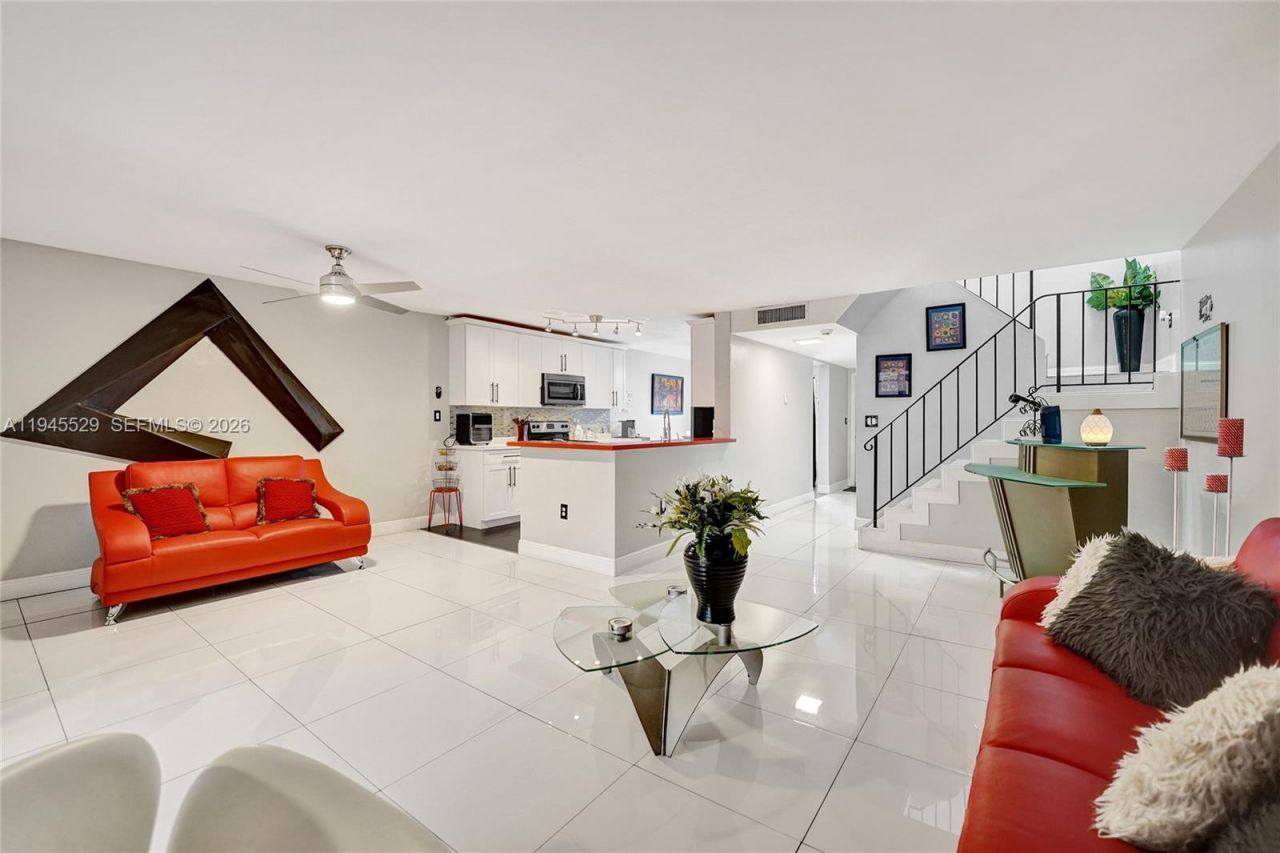 3301 Raleigh St, Unit 4E, Hollywood, FL 33021 Photo