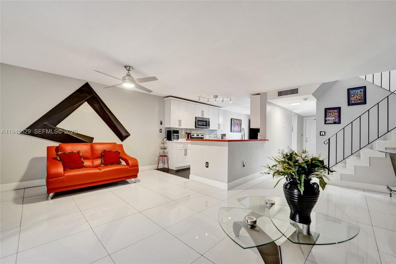 3301 Raleigh St, Unit 4E, Hollywood, FL 33021 Photo