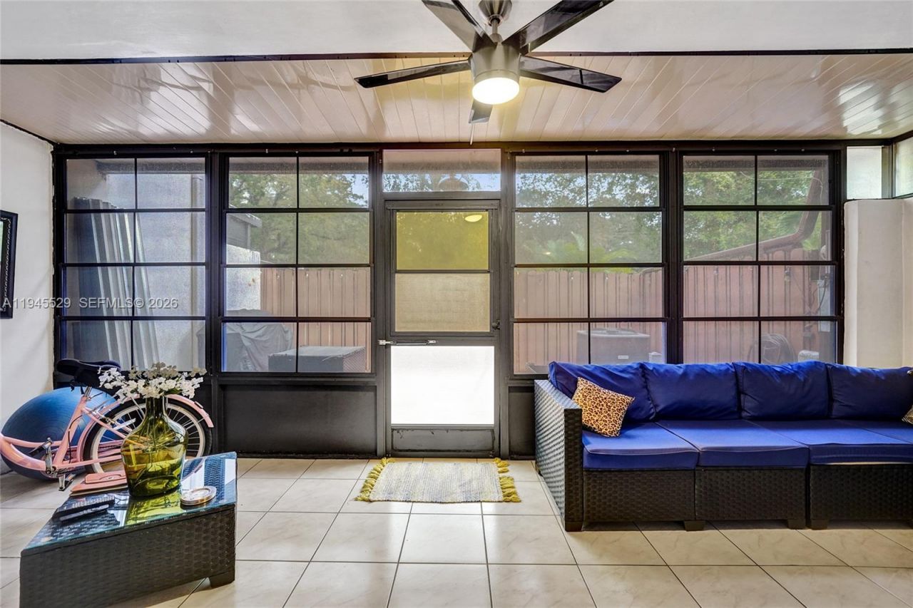 3301 Raleigh St, Unit 4E, Hollywood, FL 33021 Photo