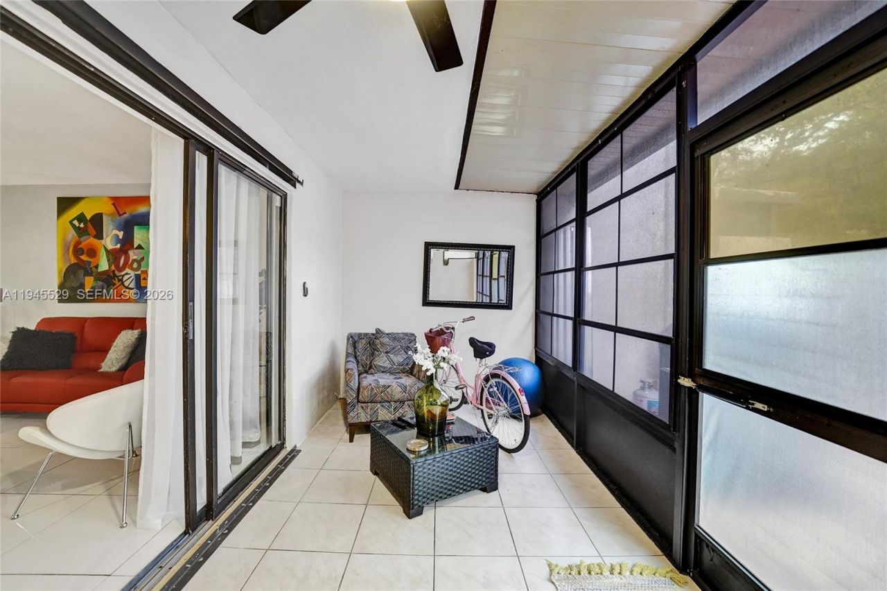 3301 Raleigh St, Unit 4E, Hollywood, FL 33021 Photo