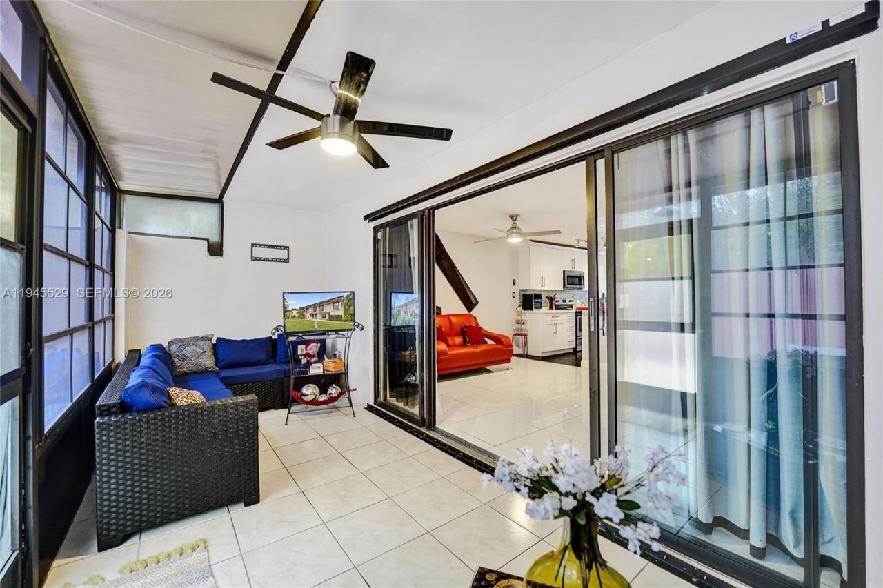 3301 Raleigh St, Unit 4E, Hollywood, FL 33021 Photo