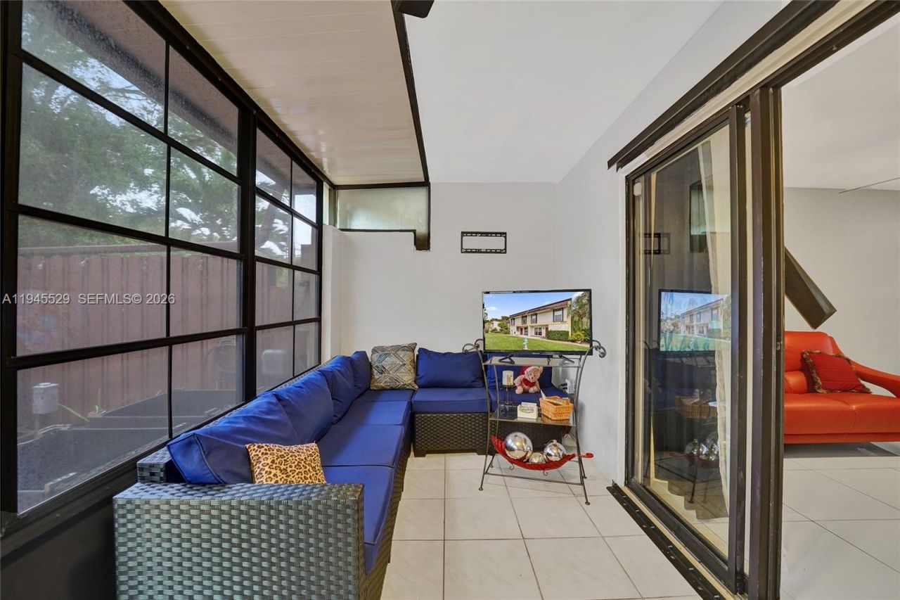 3301 Raleigh St, Unit 4E, Hollywood, FL 33021 Photo