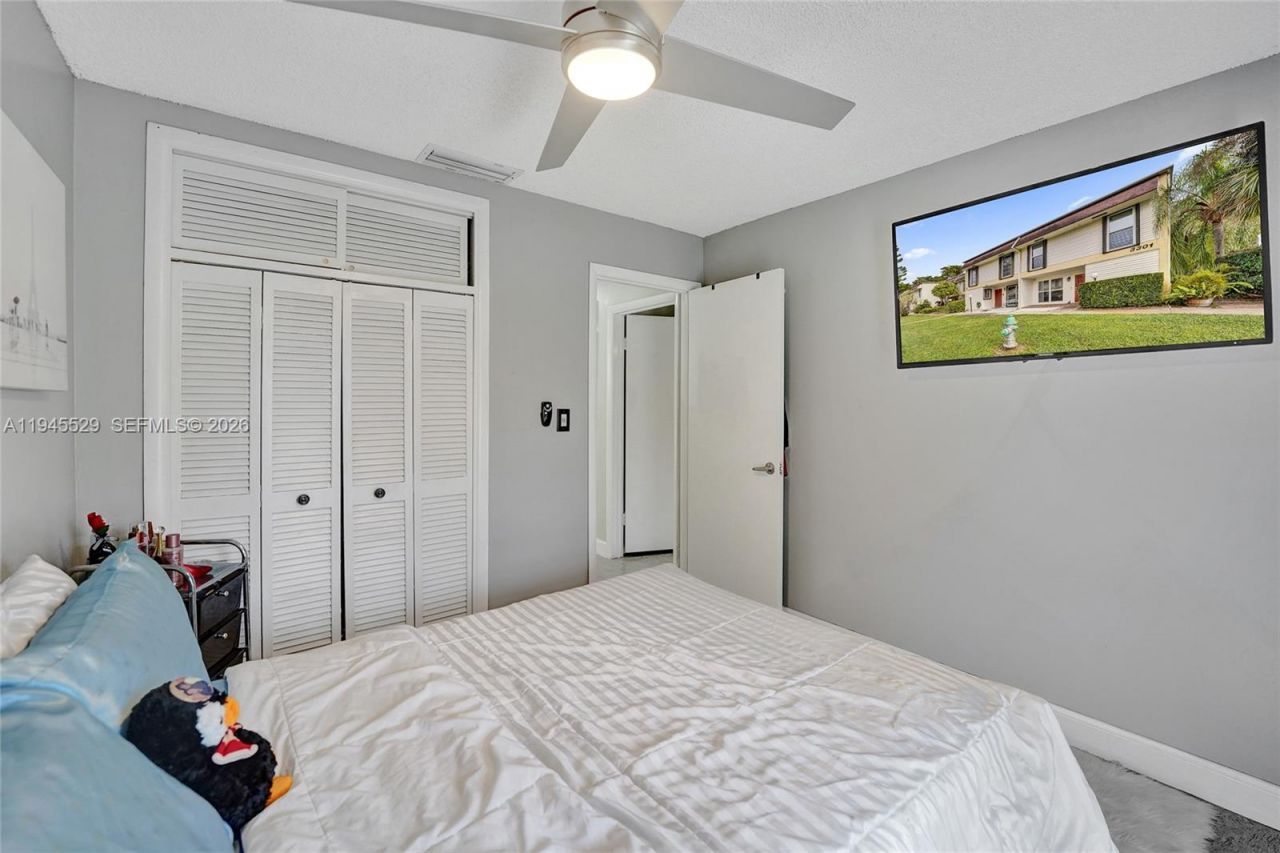 3301 Raleigh St, Unit 4E, Hollywood, FL 33021 Photo