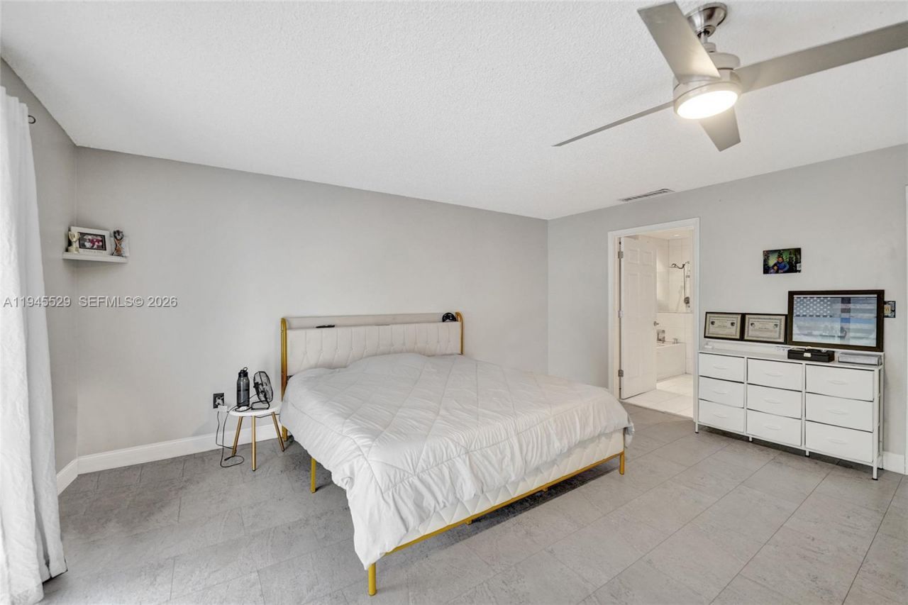 3301 Raleigh St, Unit 4E, Hollywood, FL 33021 Photo