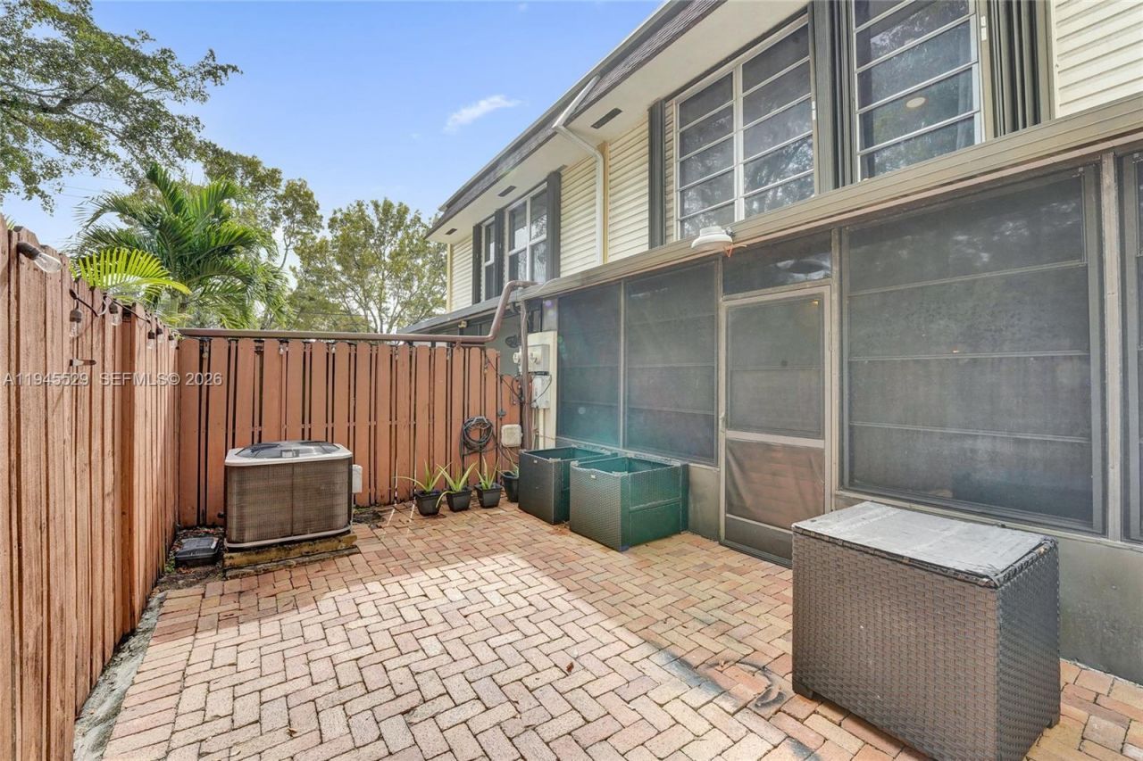 3301 Raleigh St, Unit 4E, Hollywood, FL 33021 Photo