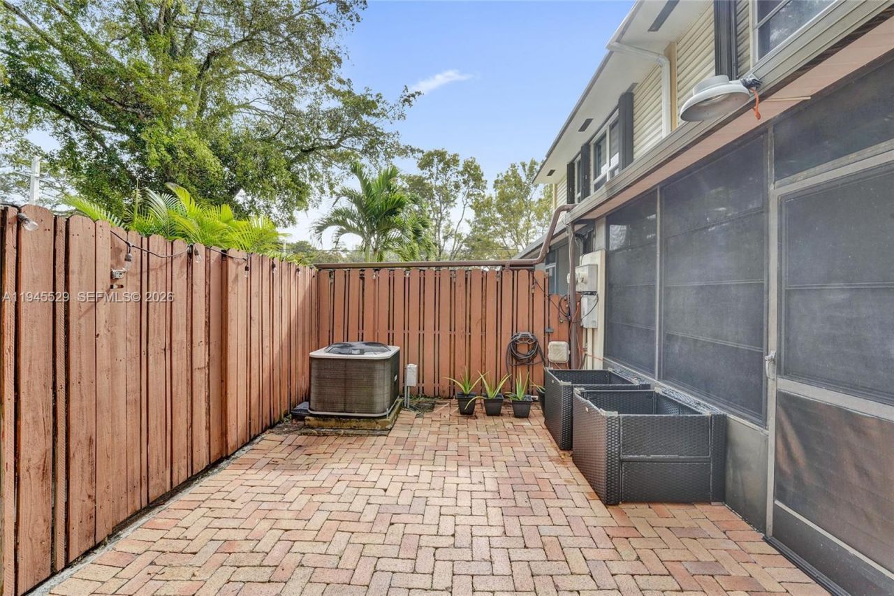 3301 Raleigh St, Unit 4E, Hollywood, FL 33021 Photo