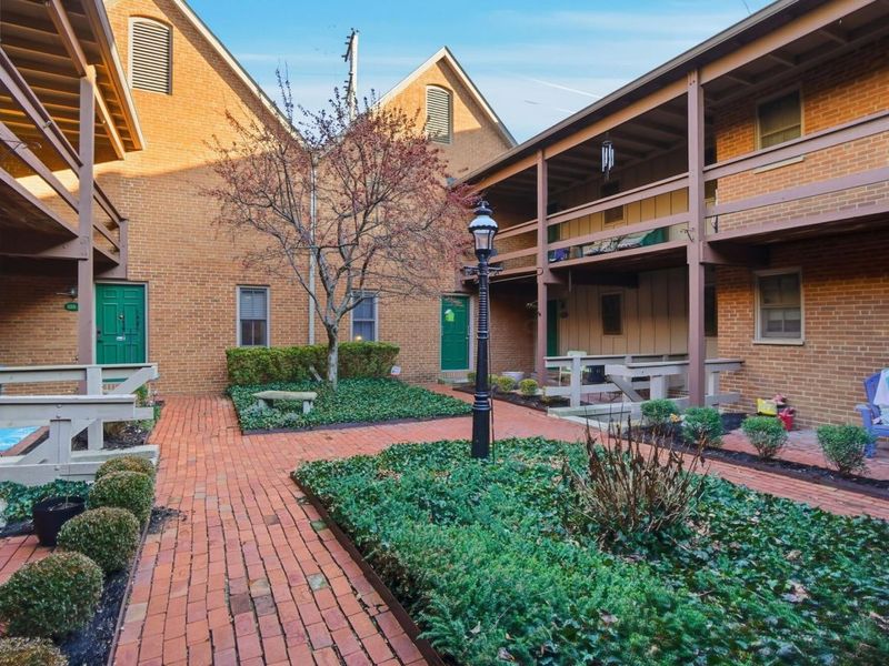 253 E Kossuth Street, Unit 253-H, Columbus, OH 43206 Photo 22