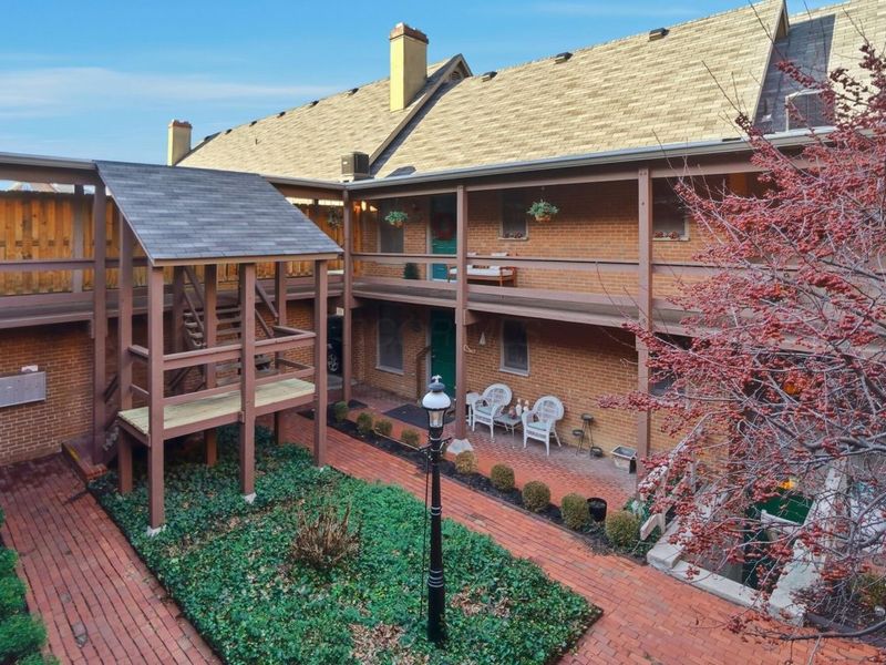 253 E Kossuth Street, Unit 253-H, Columbus, OH 43206 Photo 24