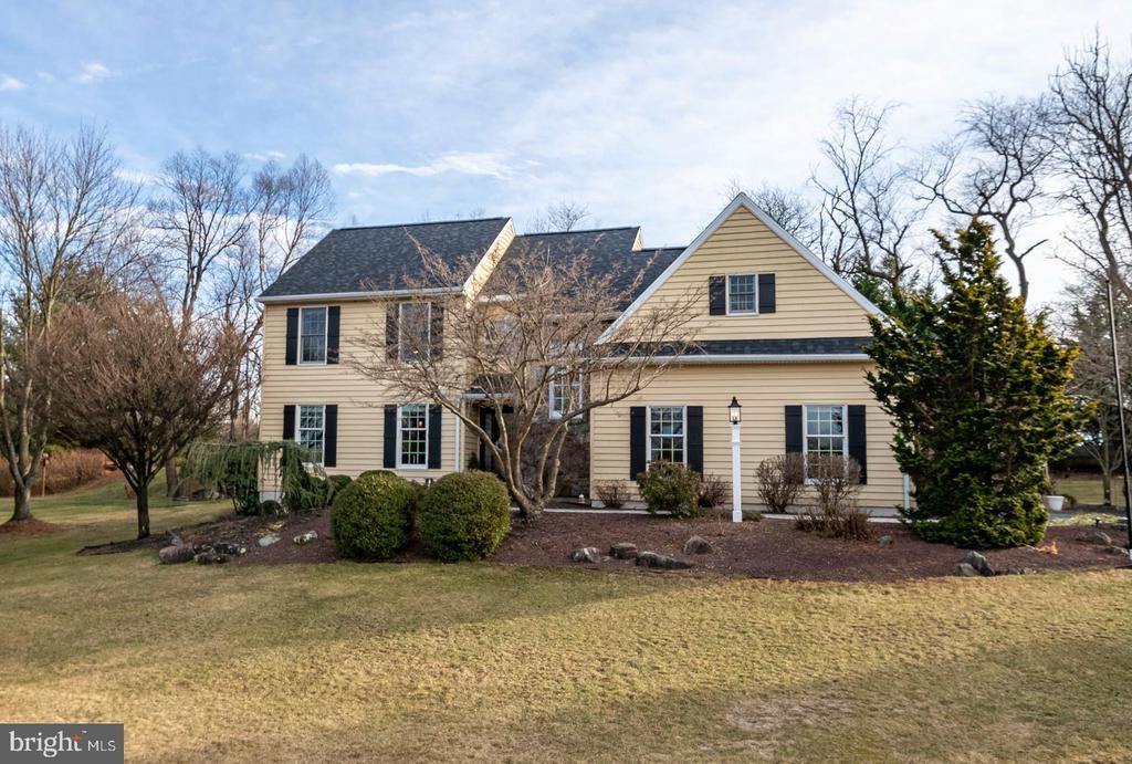 140 Meadow View Drive, Reading, PA 19605 Main Photo