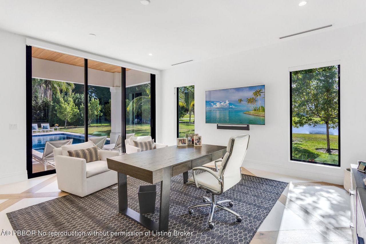 2719 Embassy Drive, West Palm Beach, FL 33401 Photo