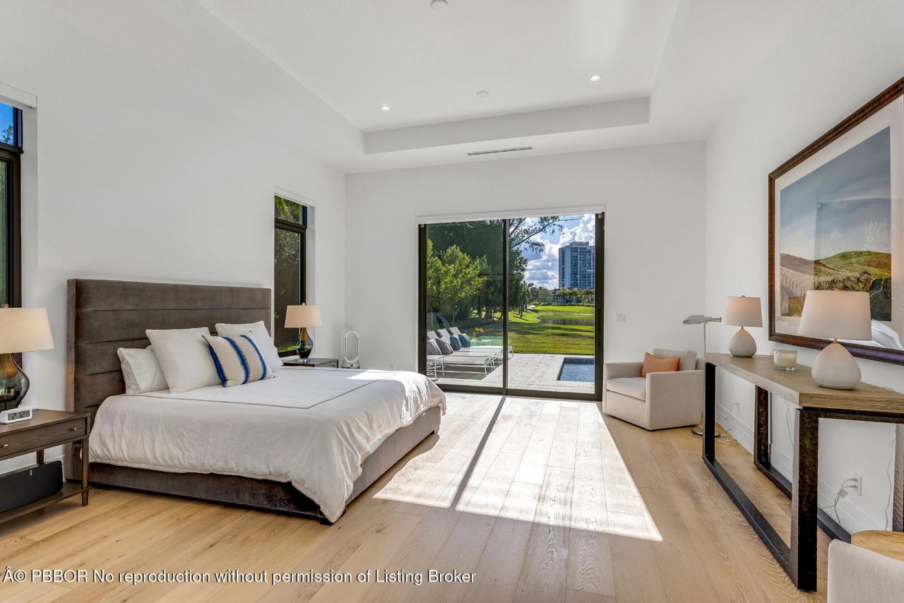 2719 Embassy Drive, West Palm Beach, FL 33401 Photo