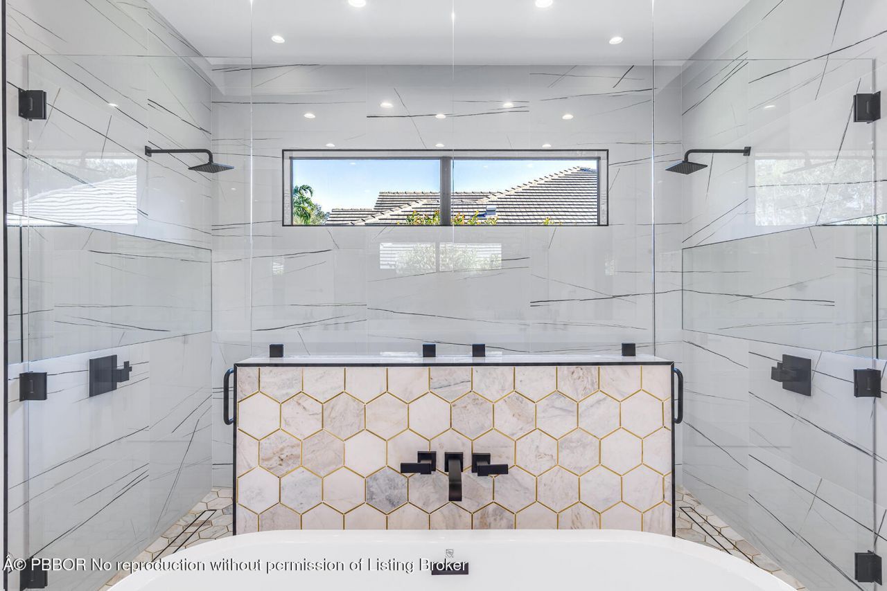 2719 Embassy Drive, West Palm Beach, FL 33401 Photo