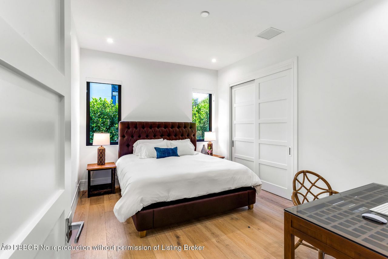 2719 Embassy Drive, West Palm Beach, FL 33401 Photo