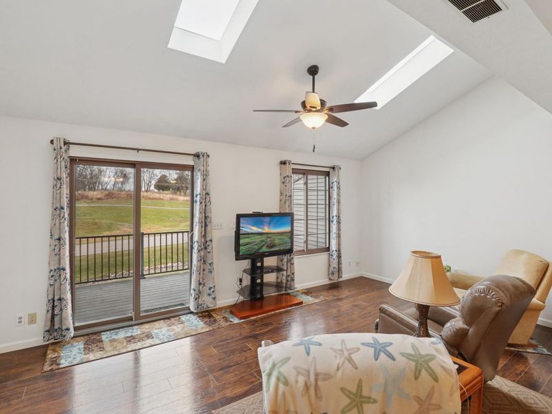 1576 Greens Edge Drive, Florence, KY 41042 Photo 4