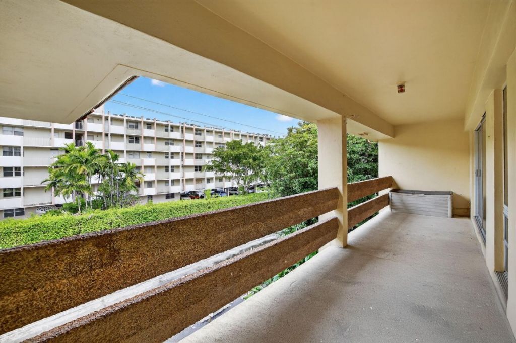 1700 SE 15th Street, Unit 308, Fort Lauderdale, FL 33316 Photo