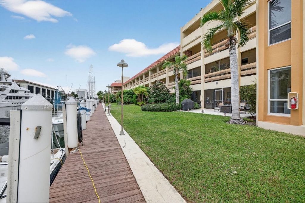 1700 SE 15th Street, Unit 308, Fort Lauderdale, FL 33316 Photo