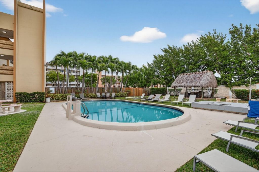 1700 SE 15th Street, Unit 308, Fort Lauderdale, FL 33316 Photo