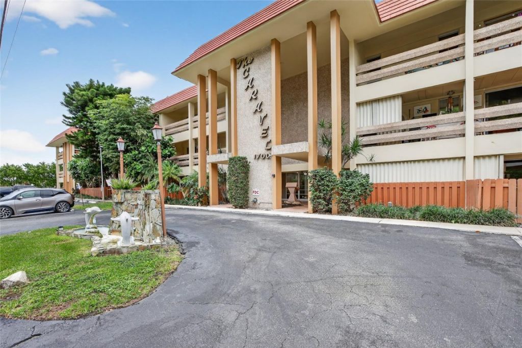 1700 SE 15th Street, Unit 308, Fort Lauderdale, FL 33316 Photo