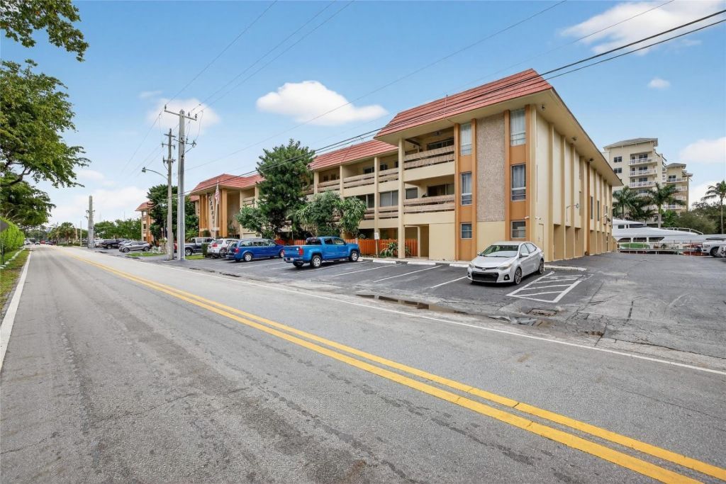 1700 SE 15th Street, Unit 308, Fort Lauderdale, FL 33316 Photo