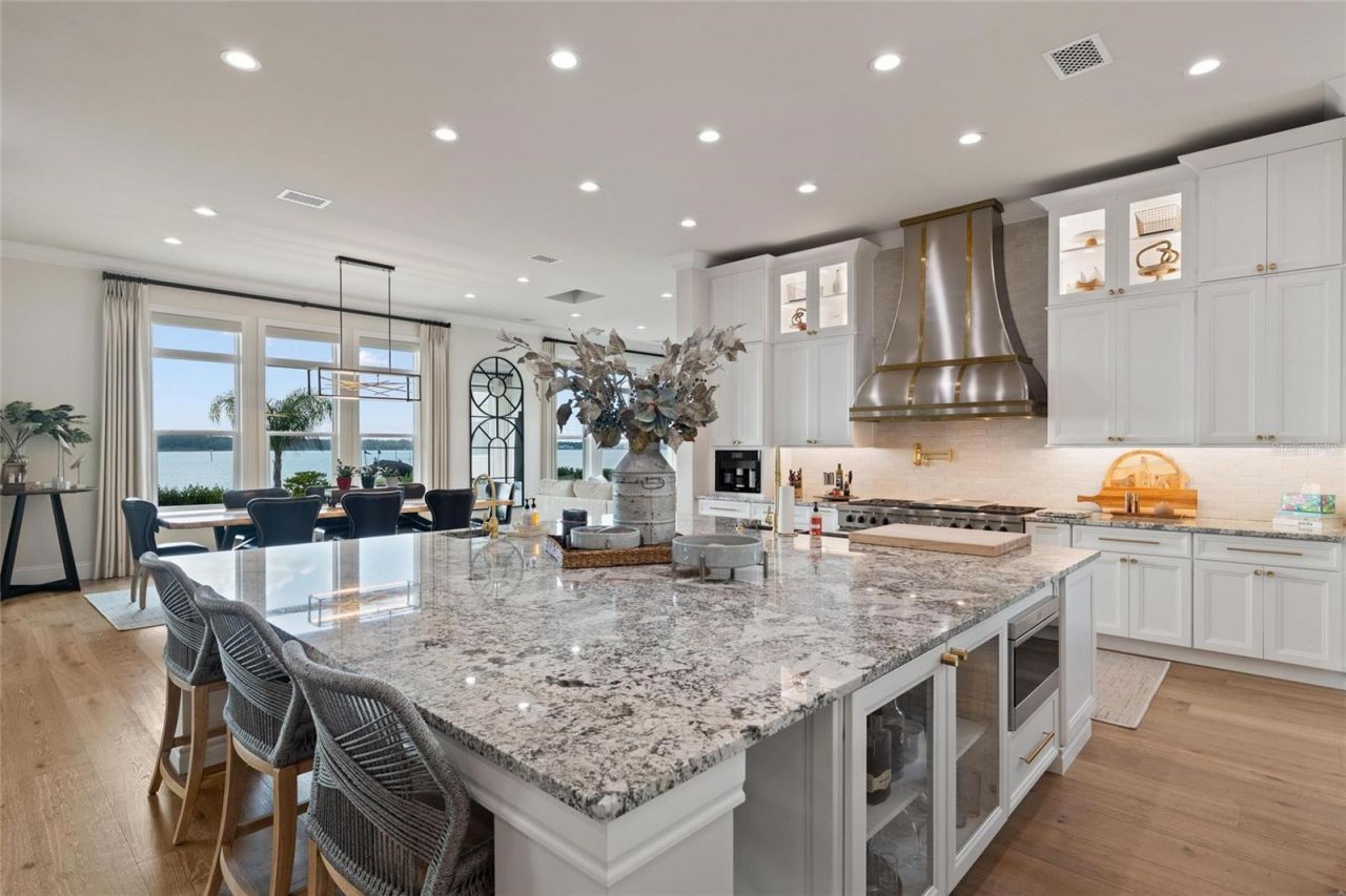 732 Shore Drive E, Oldsmar, FL 34677 Photo