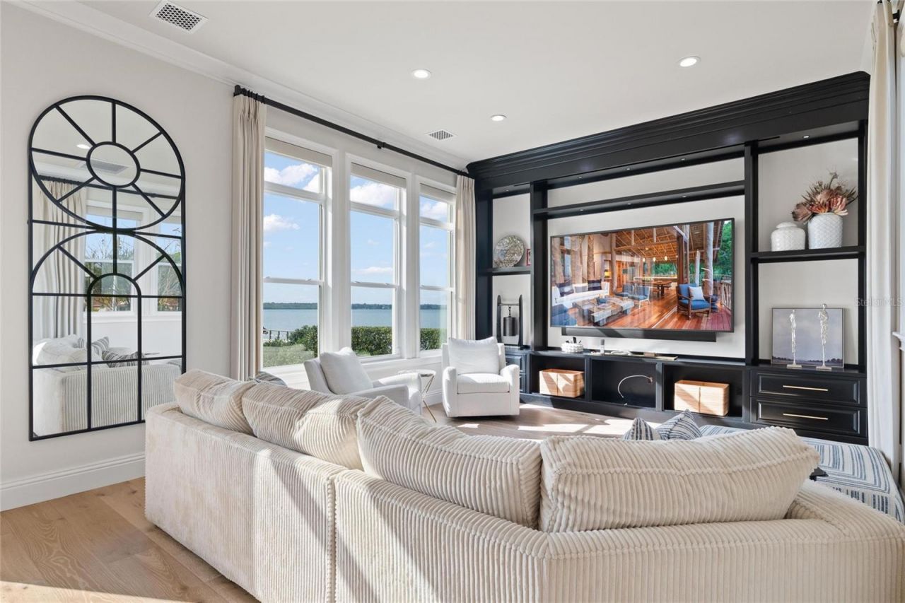 732 Shore Drive E, Oldsmar, FL 34677 Photo