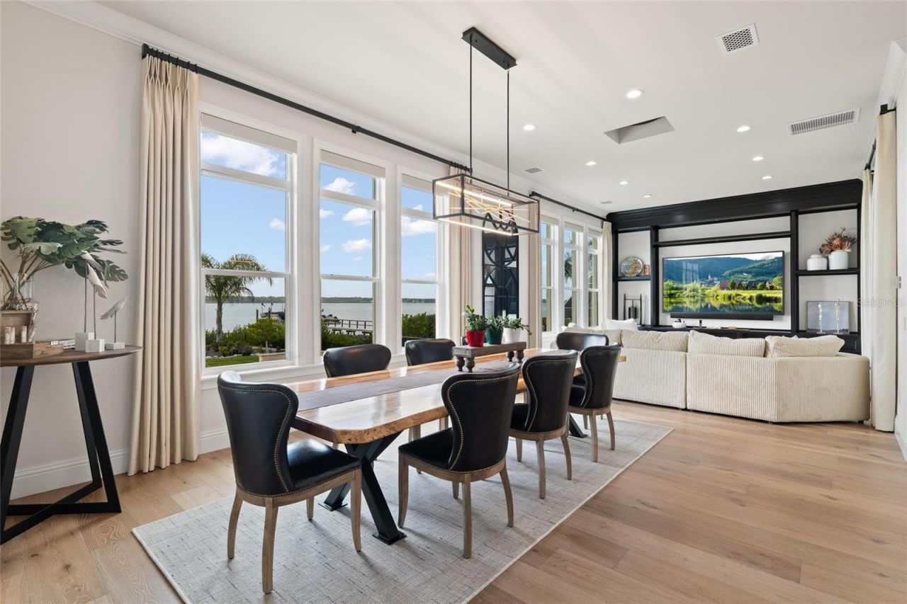 732 Shore Drive E, Oldsmar, FL 34677 Photo