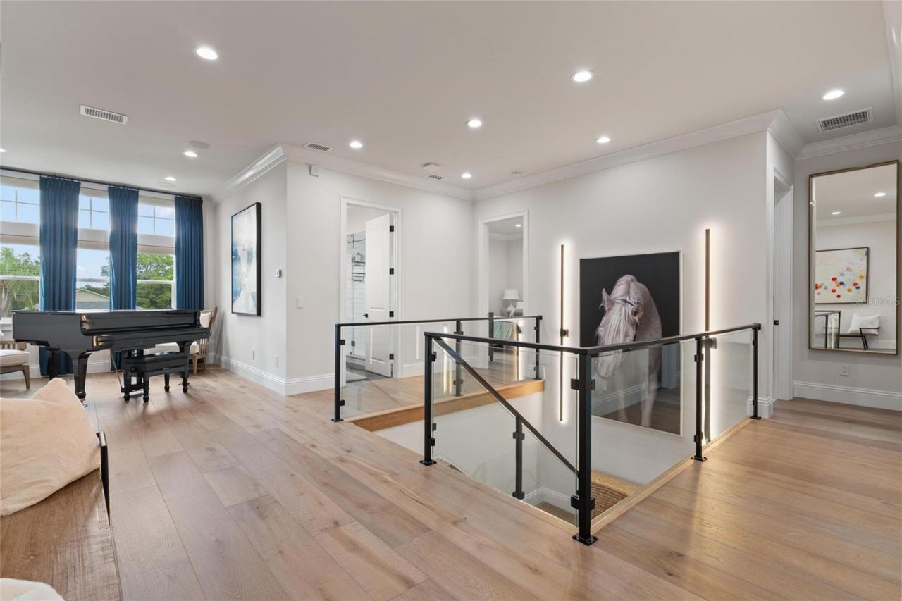 732 Shore Drive E, Oldsmar, FL 34677 Photo