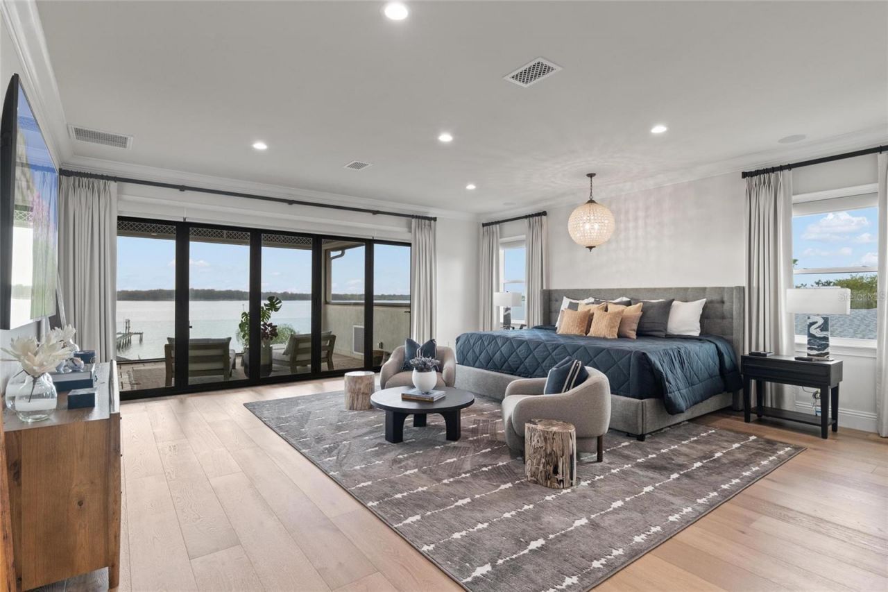 732 Shore Drive E, Oldsmar, FL 34677 Photo