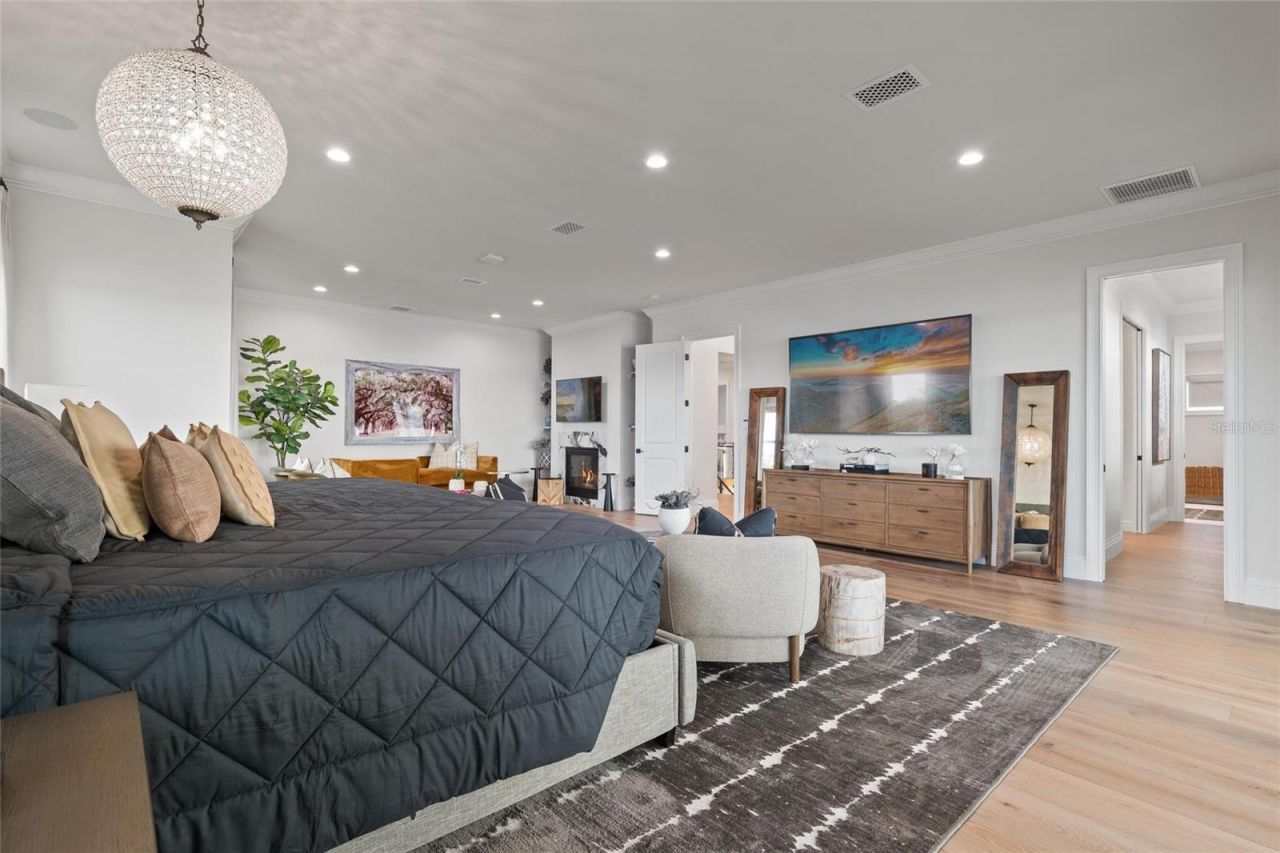 732 Shore Drive E, Oldsmar, FL 34677 Photo