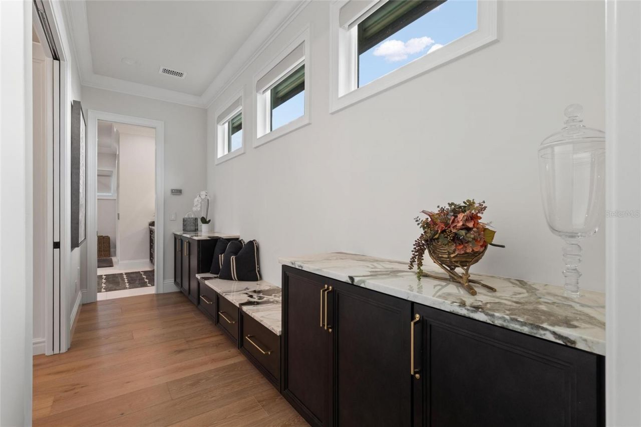 732 Shore Drive E, Oldsmar, FL 34677 Photo